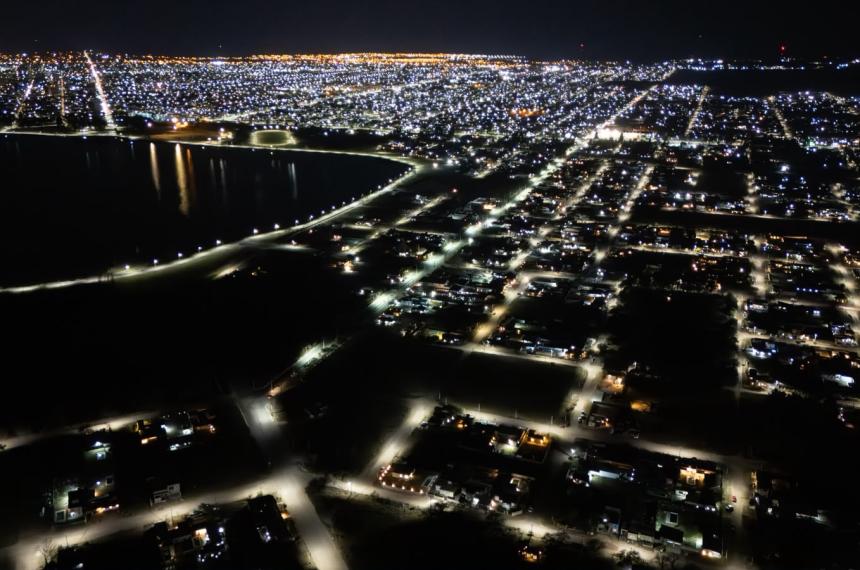 La capital provincial renovó su iluminación en un 94-en-porciento-