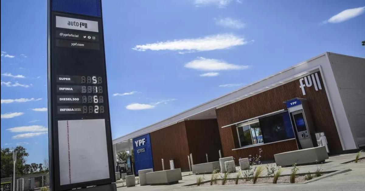 La YPF de la avenida Perón solo tiene un servicio Xpress el primero del país