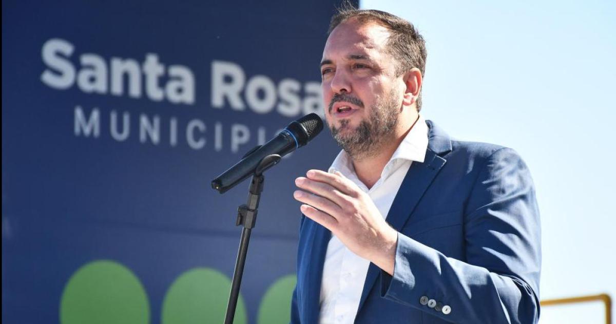 El intendente santarroseño Luciano di N�poli