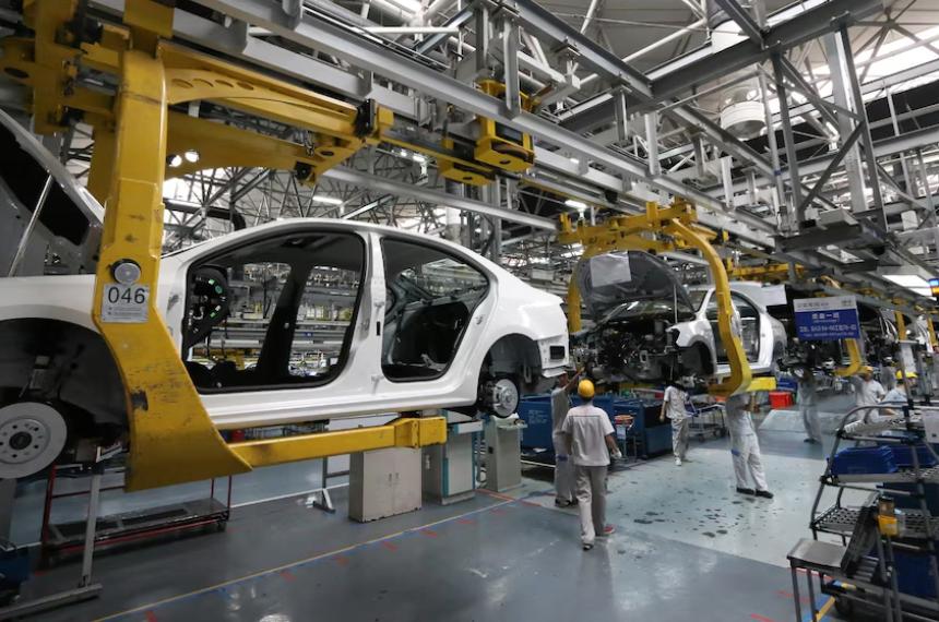 La actividad económica experimentó su segunda caída al hilo en mayo