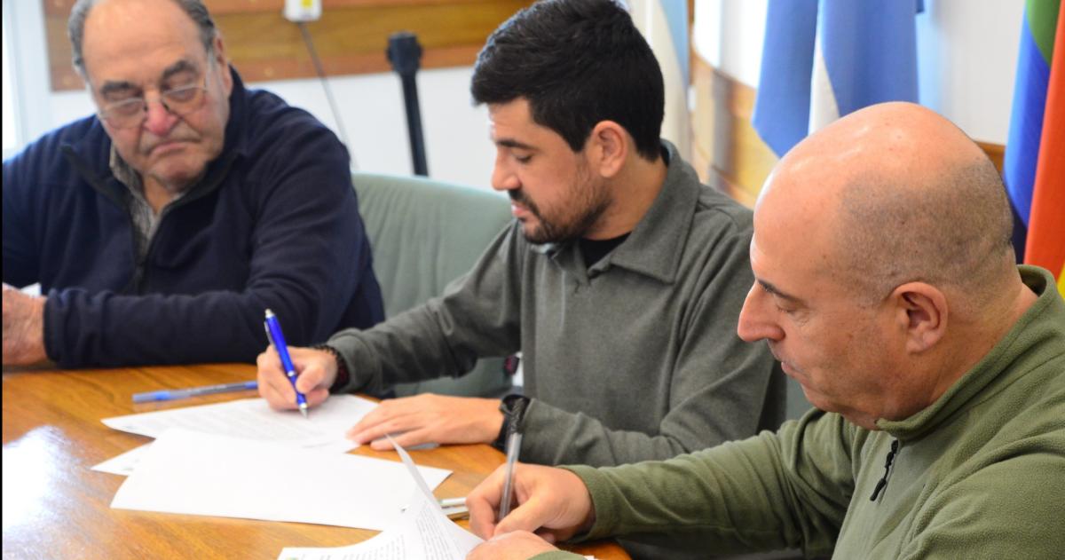 La firma del convenio por parte de las cooperativas