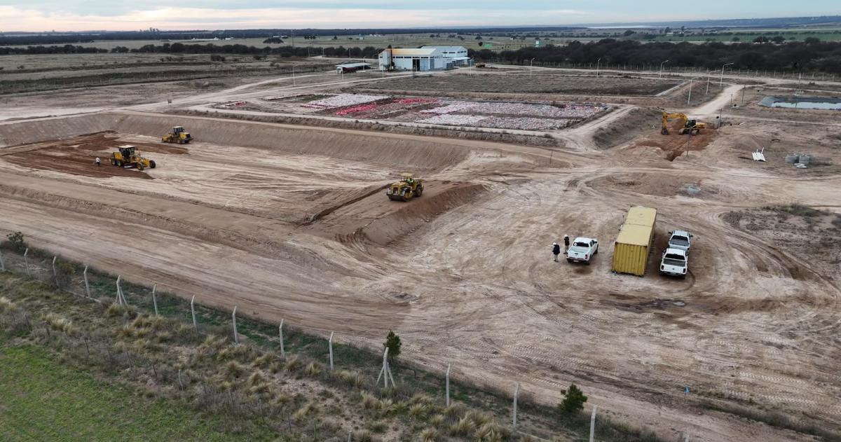 La planta fue recorrida por el ministro Intronati