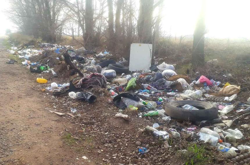 Los minibasurales en caminos vecinales un problema que se repite
