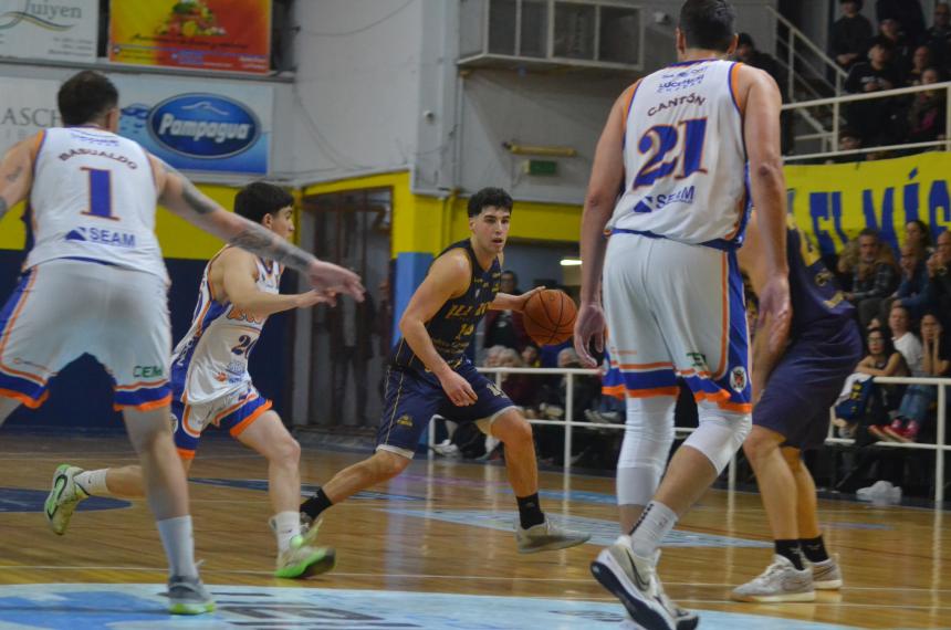 El Auriazul perdió con Regatas de local y la serie se le hace cuesta arriba