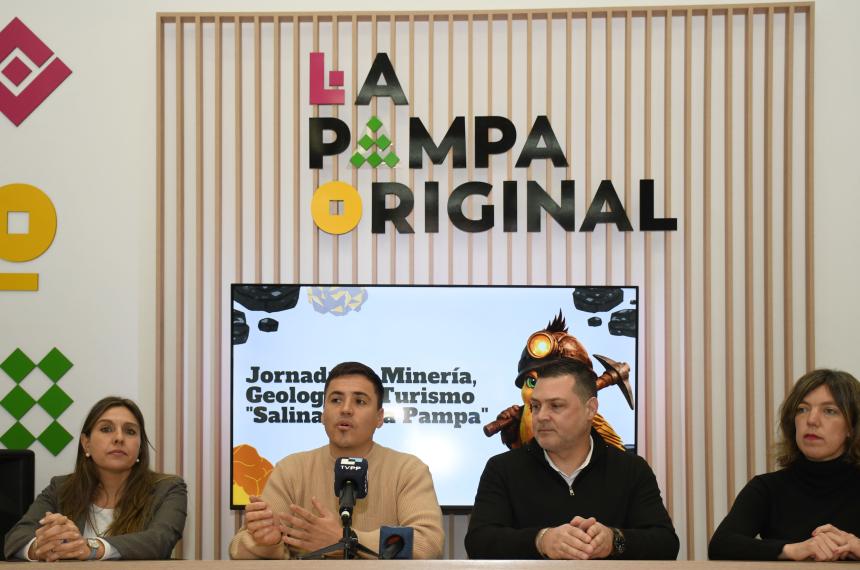 El anuncio se hizo en la Secretaría de Turismo