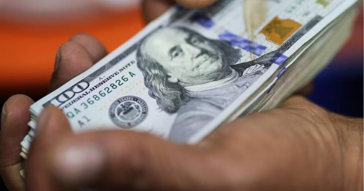 El Banco Central dispuso que las cuentas sueldo pueden abrirse en pesos o dólares estadounidenses