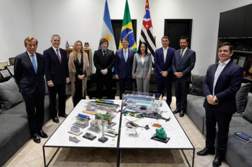 Milei junto a Flavio Bolsonaro
