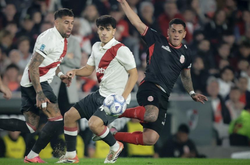 River cayó con Barracas Central y profundizó su mal momento