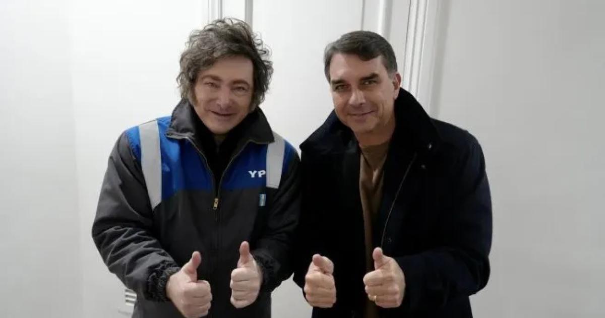 Milei se re�ne con Fl�vio Bolsonaro