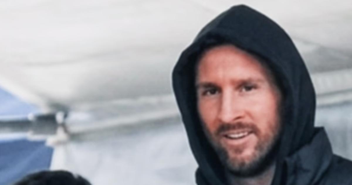 Leo fue a ver un partido de la Primera C con su hijo