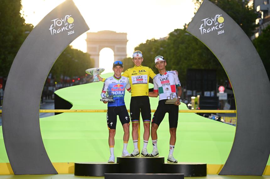 El podio del TDF con Evenepoel Pogacar y Del Toro