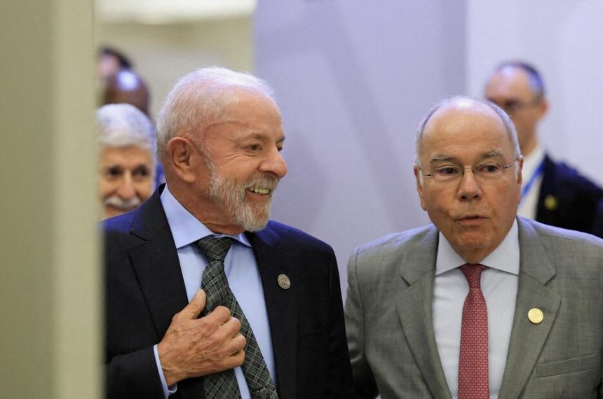 En una actividad oficial en Brasilia el mandatario brasileño respondió con ironía a los insultos de su par argentino