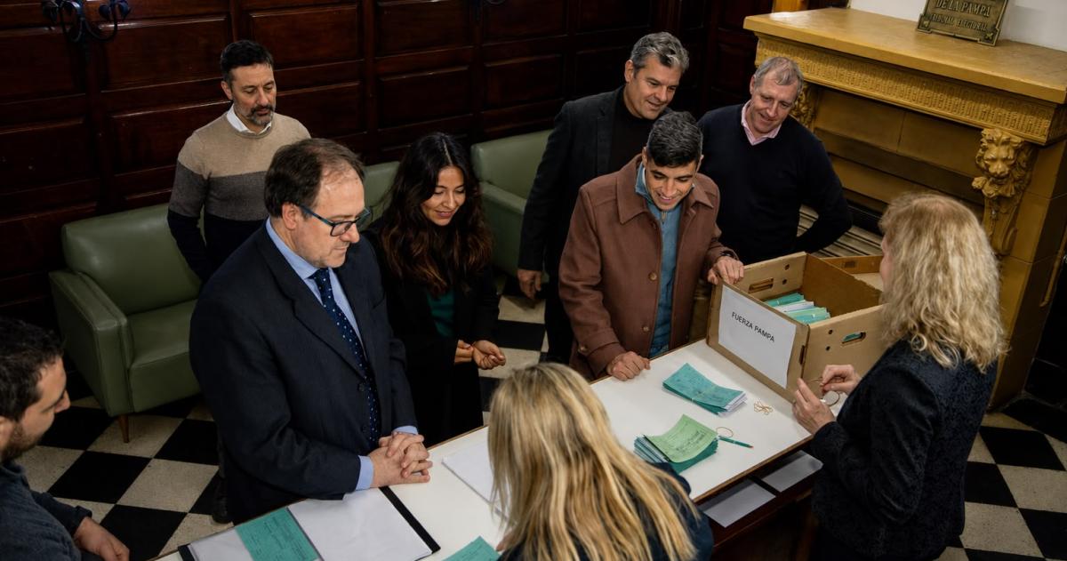 La presentación de las afiliaciones que hizo este lunes Fuerza Pampa