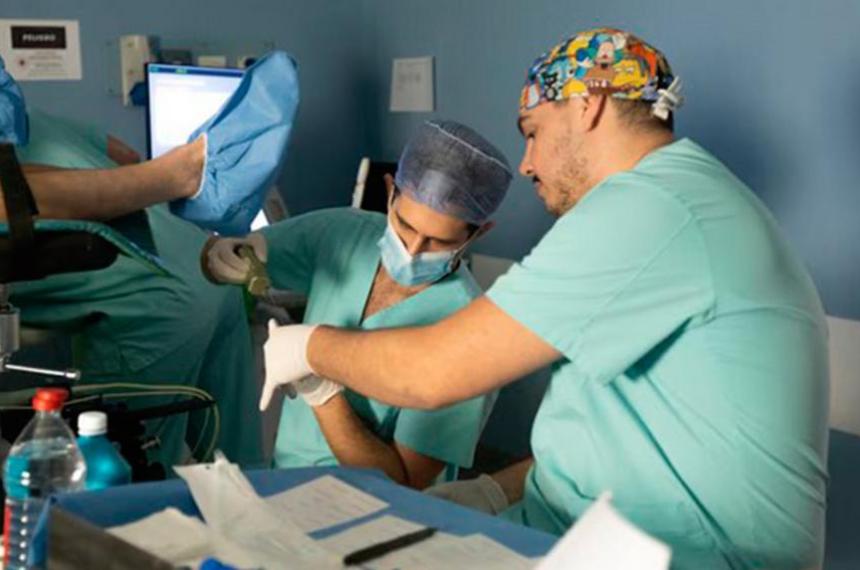 Un estudio confirma que una terapia menos invasiva contra el caacutencer de proacutestata reduce maacutes de la mitad los efectos secundarios
