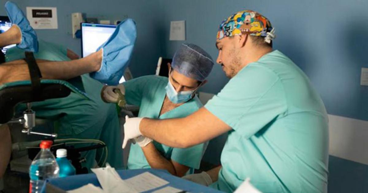 Un estudio confirma que una terapia menos invasiva contra el caacutencer de proacutestata reduce maacutes de la mitad los efectos secundarios