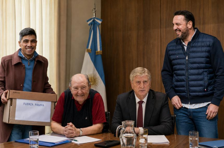Postal de ciencia ficción- Feito Verna Ziliotto y di N�poli reunidos Una imagen improbable en el mapa actual del PJ pampeano