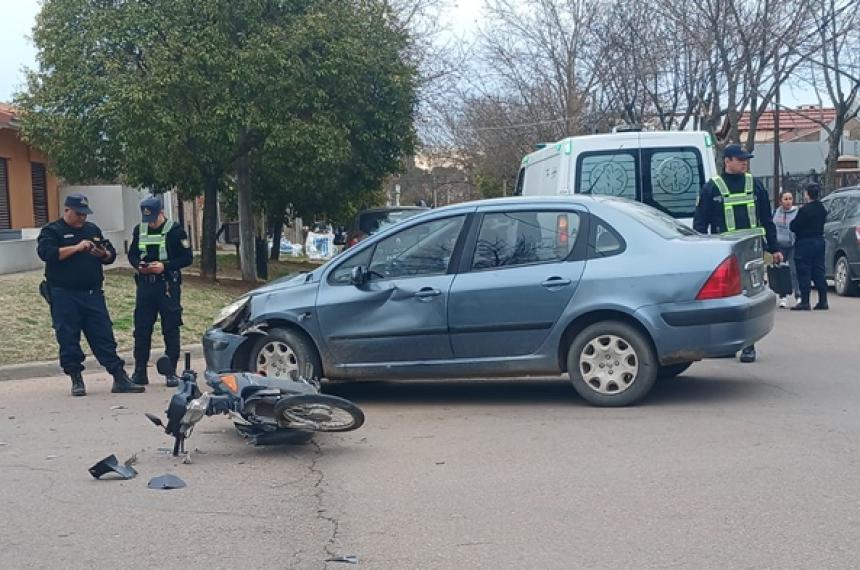 El choque se produjo en la esquina de Colombia y Valerga
