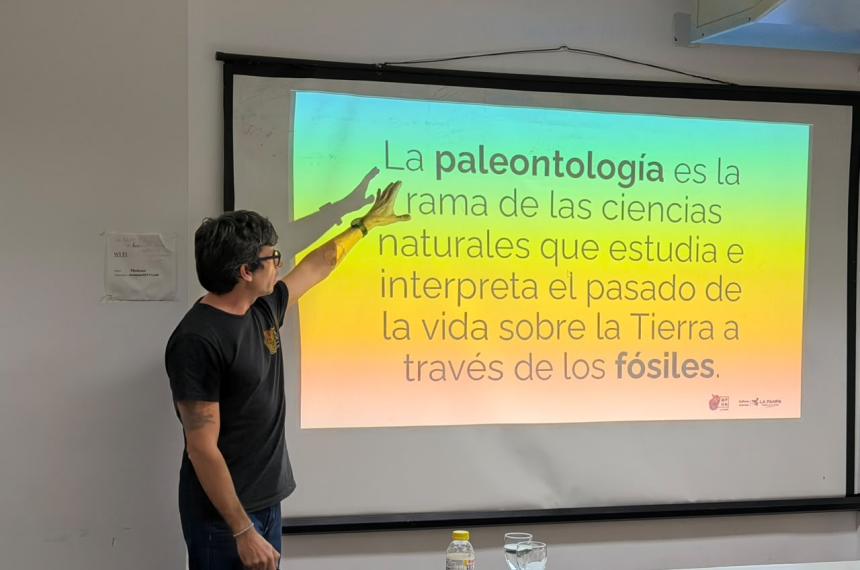 Primeras Jornadas de Geologiacutea Mineriacutea y Turismo