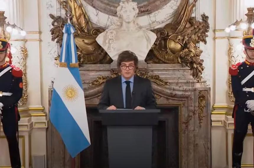 El presidente Javier Milei desde el Salón Blanco