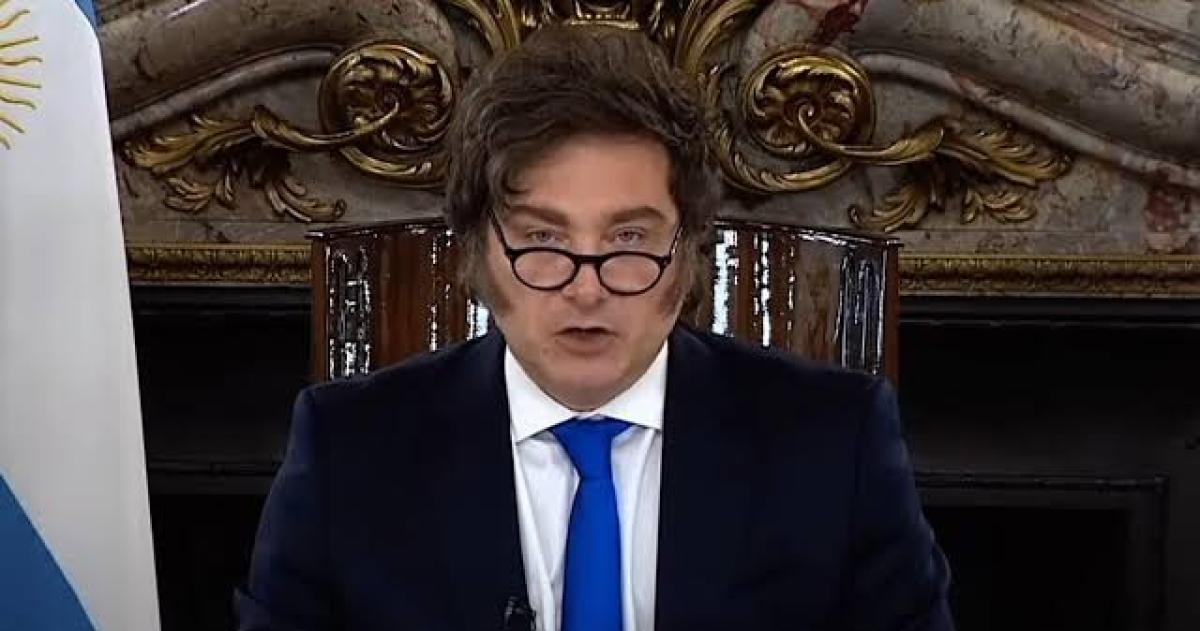 El presidente Javier Milei desde el Salón Blanco