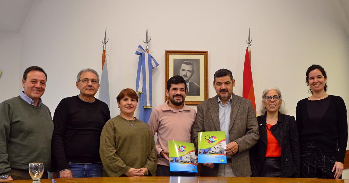 El convenio se firmó en el salón del Consejo de la CPE