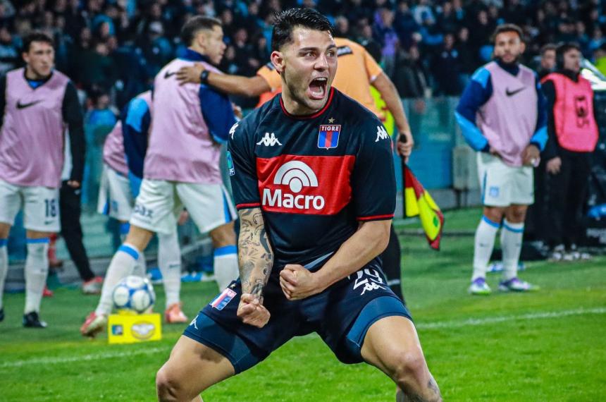 Ignacio Russo festejo su gol ante Racing