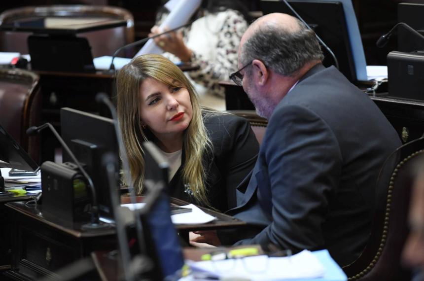 Las centrales sindicales pampeanas le pidieron por el voto en la ley de Tierras a Daniel Kroneberger (UCR) y Victoria Huala (PRO)