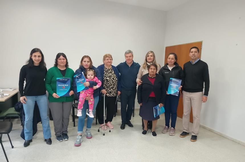 Seis familias beneficiadas con créditos Rucalhue en Luan Toro