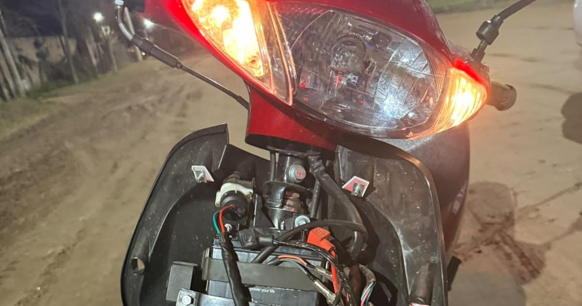 La moto terminó con varios daños