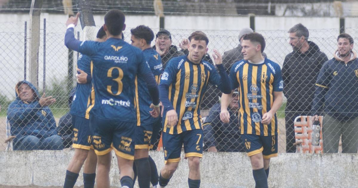Los de Trenel le ganaron a Pico FBC y por el empate de Ferro saltaron al liderazgo