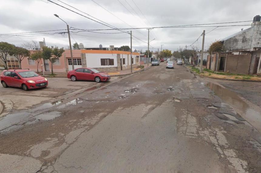 Los vecinos advierten por la insalubridad que generan los destrozos de las red cloacal