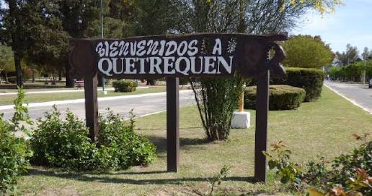 También hizo referencia a la situación económica de la localidad y a la dificultad de reducir gastos