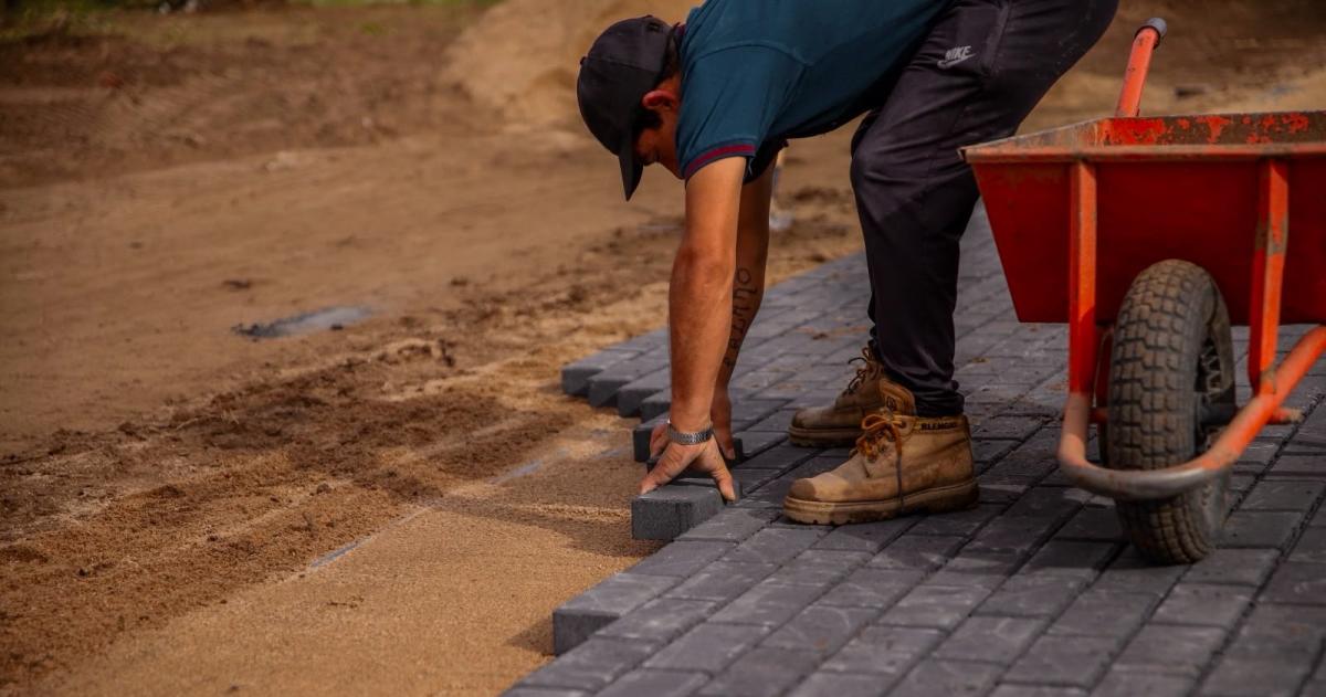 Los trabajos se extienden hasta la calle Ra�l B Díaz y continuar�n en dirección a Ant�rtida Argentina