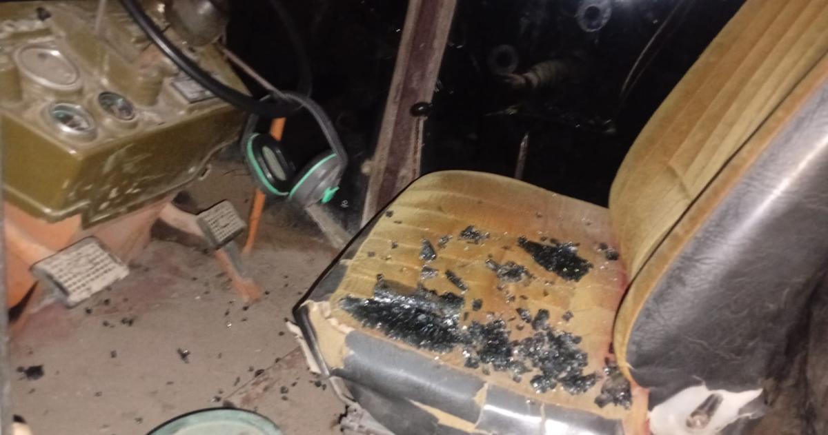 Para ingresar al vehículo que estaba cerrado con llave provaron daños en la puerta