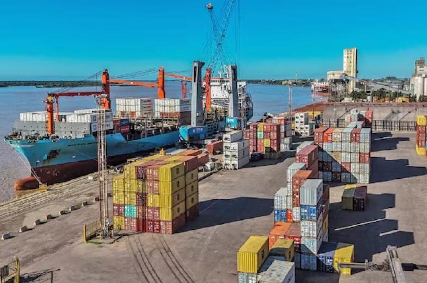 El Gobierno anunció un acuerdo con los pr�cticos para destrabar el conflicto portuario