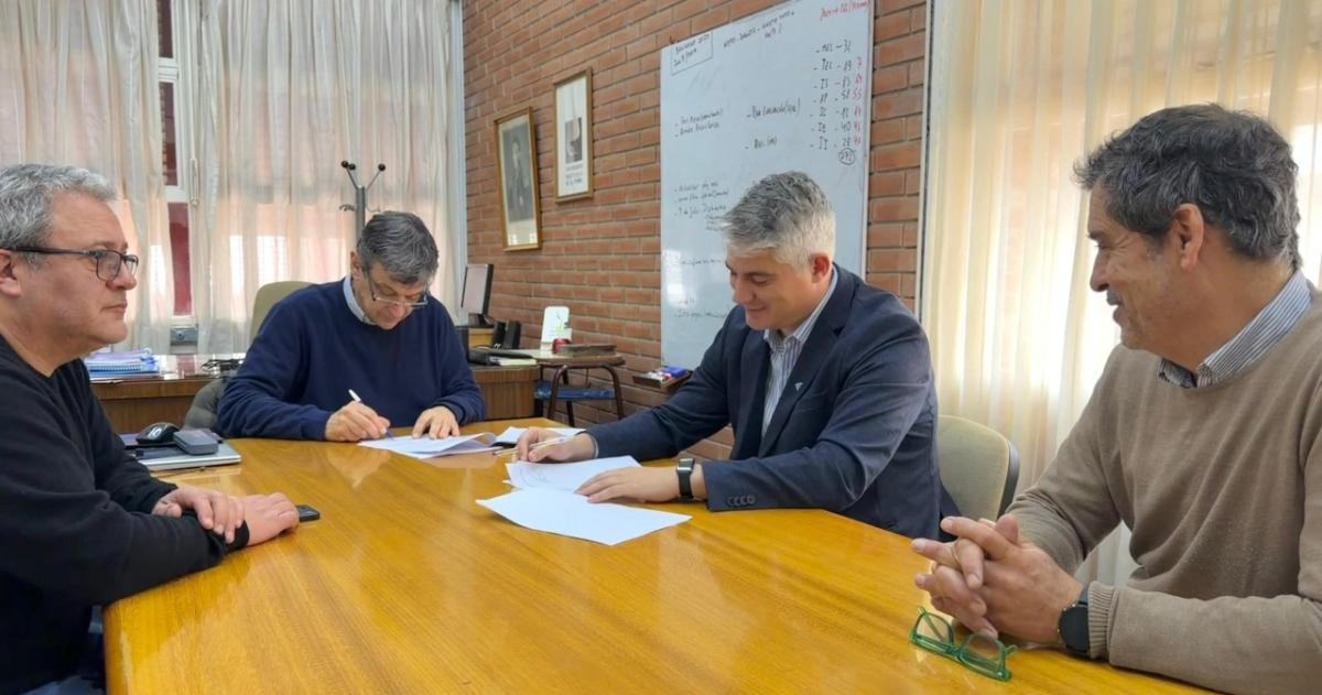 El acuerdo fue suscripto por el presidente de EMPATEL Andrés Zulueta y el decano de la unidad académica Daniel Alberto Mandrile