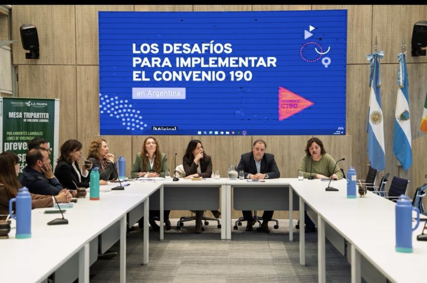 El encuentro de la mesa tripartita fue en Casa de Gobierno