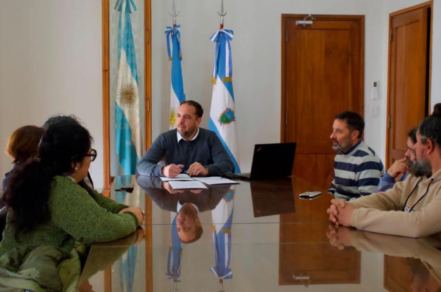 Di N�poli recibió a las nuevas autoridades de los Consejos de Manualistas y Artesanos