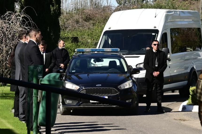 La ceremonia íntima ser� en un cementerio de una localidad cercana a Rosario