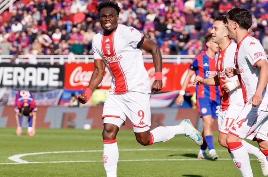 Caicedo fue la gran figura de Hurac�n en el cl�sico