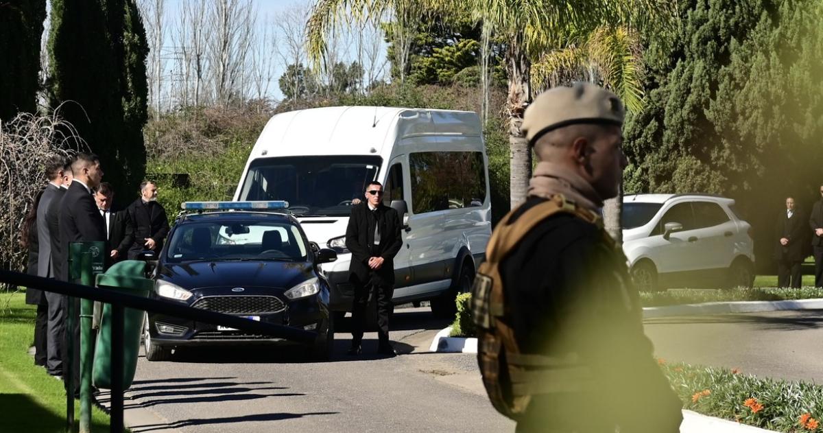 La ceremonia íntima ser� en un cementerio de una localidad cercana a Rosario