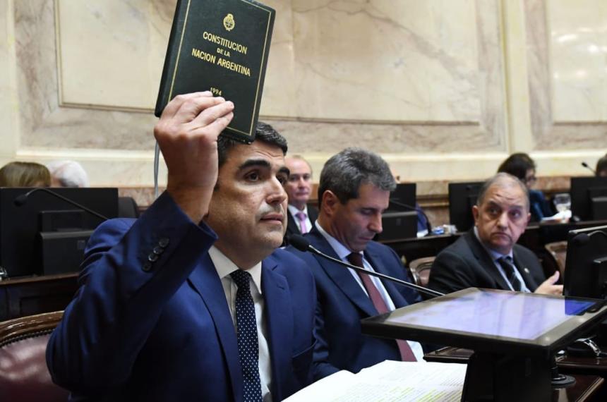 El senador pampeano Daniel Bensus�n
