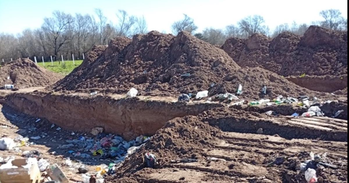 La instalación del basurero genera varios problemas para la vecina