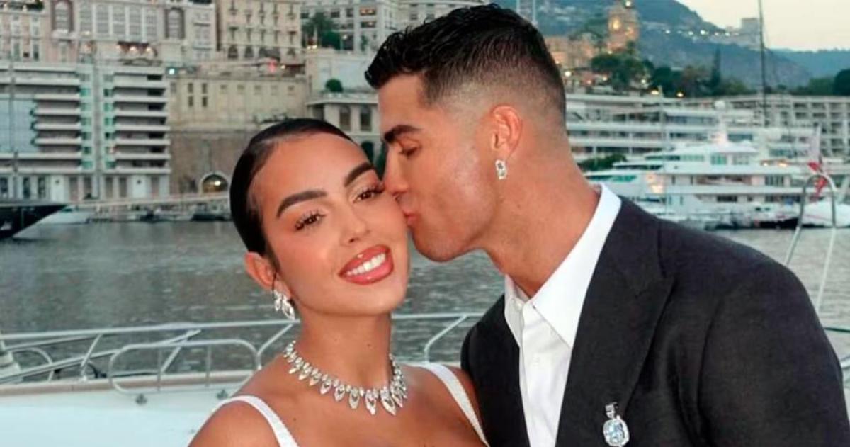Cristiano Ronaldo y Georgina Rodríguez confirmaron su casamiento con una rom�ntica fotografía de sus alianzas publicada en las redes sociales