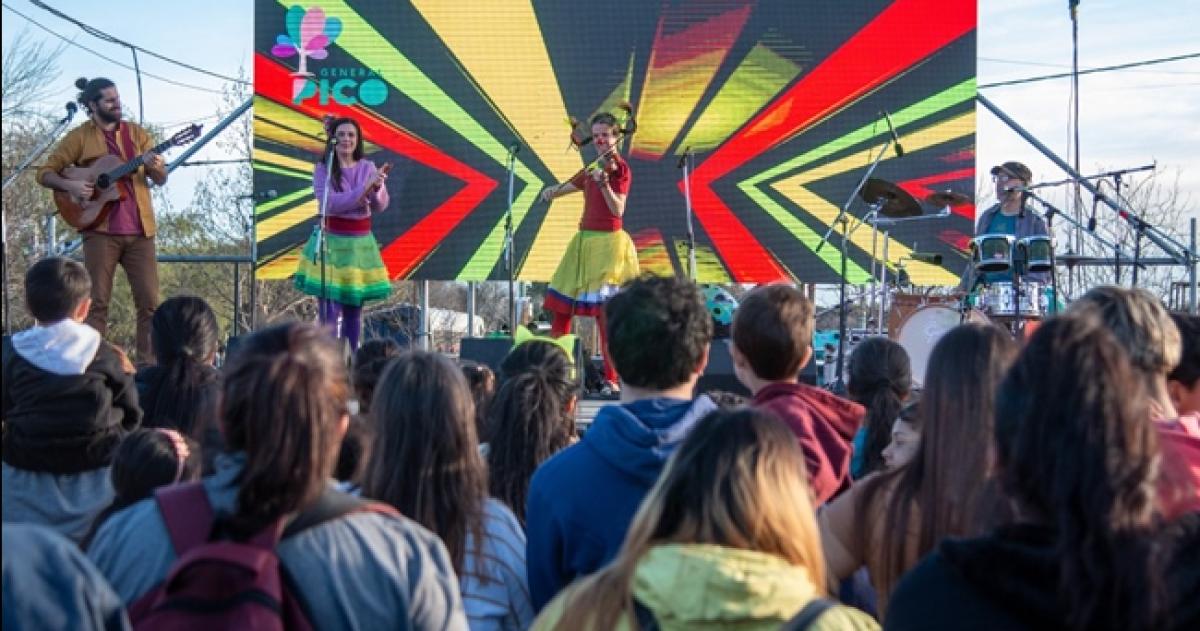 El Festival de las Infancias se realizar� el próximo domingo 16 de agosto de 14-00 a 18-00 en El Parador
