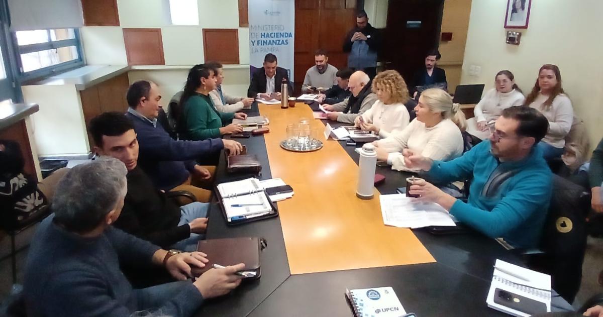 Hay un desfasaje de aproximadamente 500000 pesos plantean desde ATE