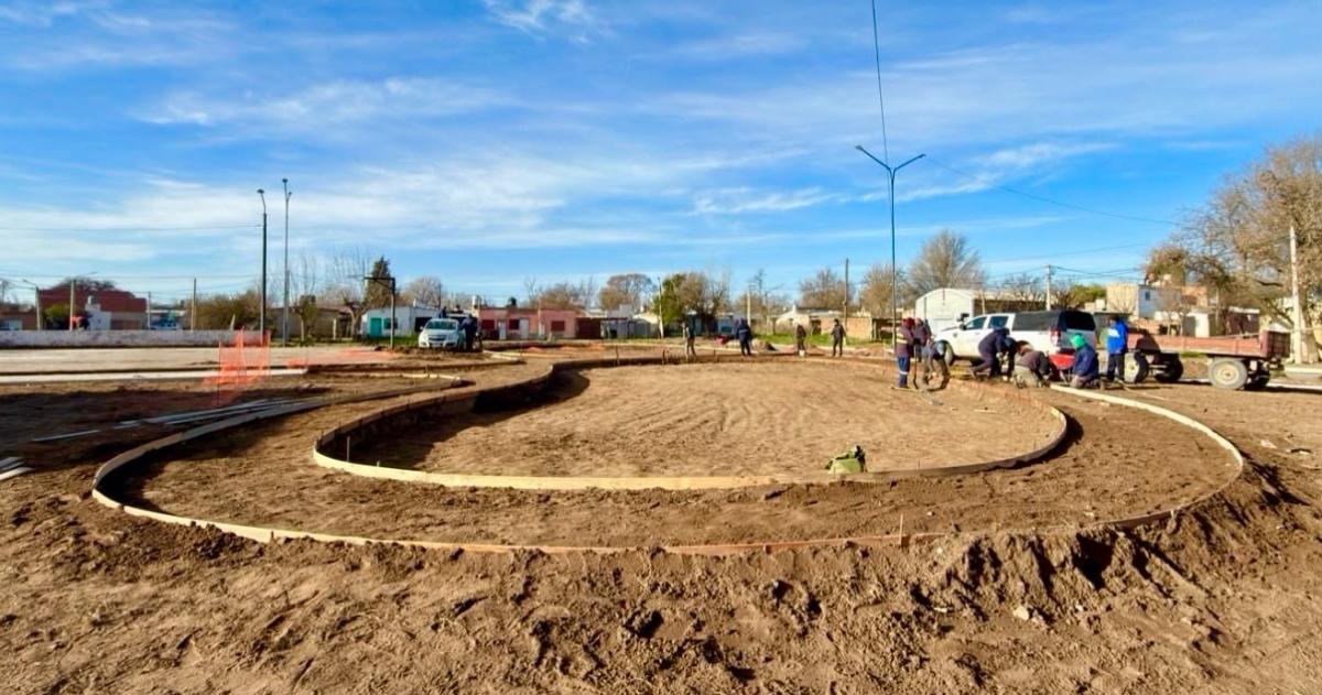 Las tareas para transformar la plaza en marcha
