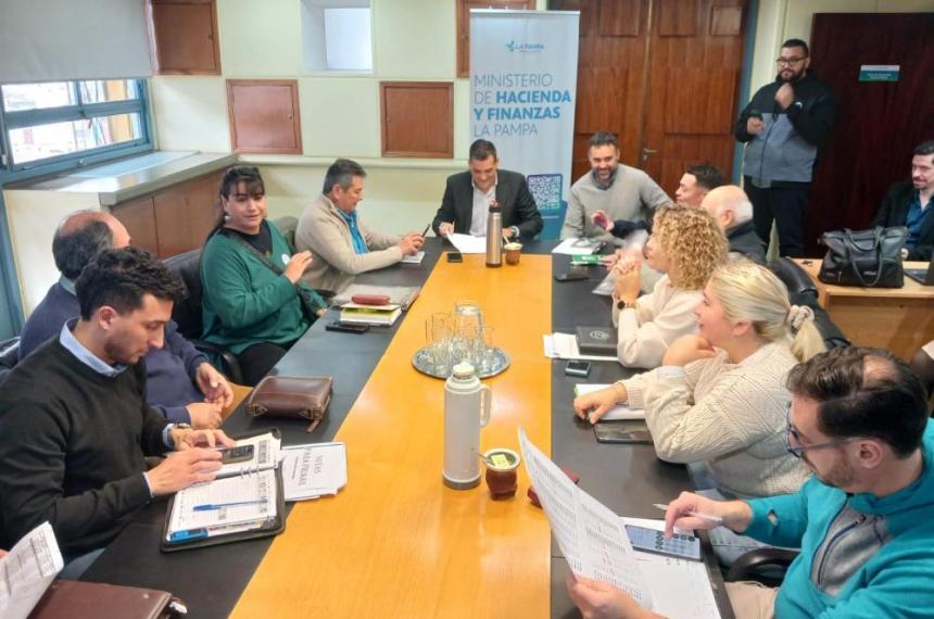 Los gremios también señalaron que la recomposición salarial pierde capacidad frente a otros aumentos que impactan directamente sobre los ingresos familiares