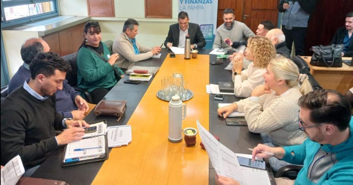 Los gremios también señalaron que la recomposición salarial pierde capacidad frente a otros aumentos que impactan directamente sobre los ingresos familiares