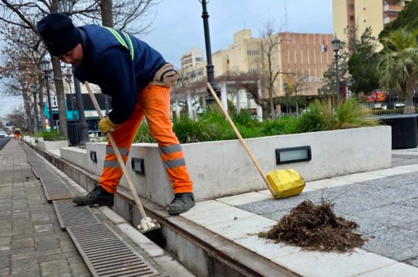 Operarios municipales trabajaron en distntos sectores de la ciudad